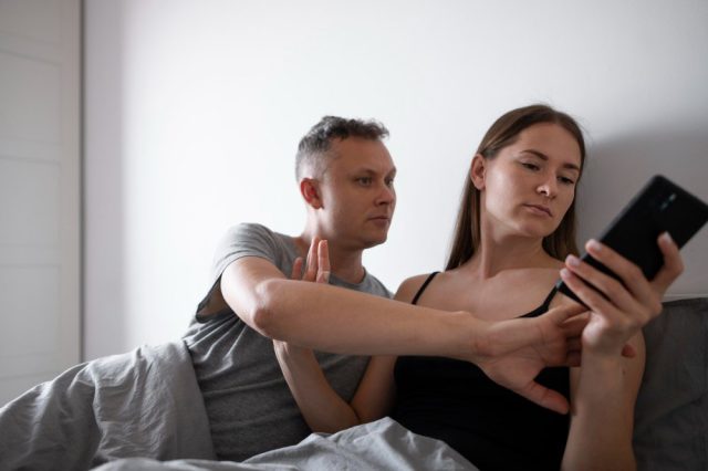 Controlar a tu pareja