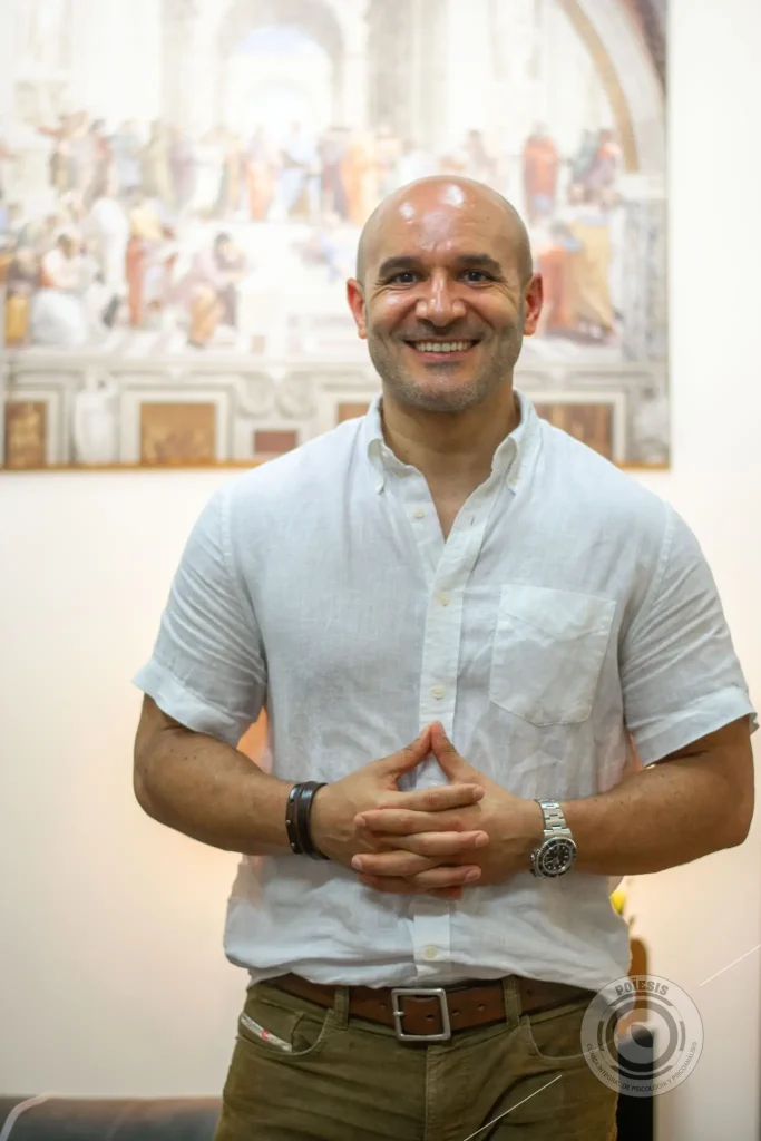 Dr. Carlos Bonilla - Psicólogo en Pinares